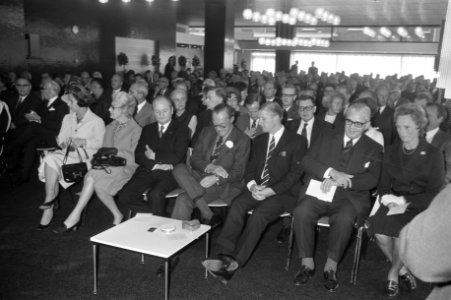 Prins Bernhard opent nieuw hoofdkantoor Siemens Nederland NV te Den Haag, Bestanddeelnr 925-9075