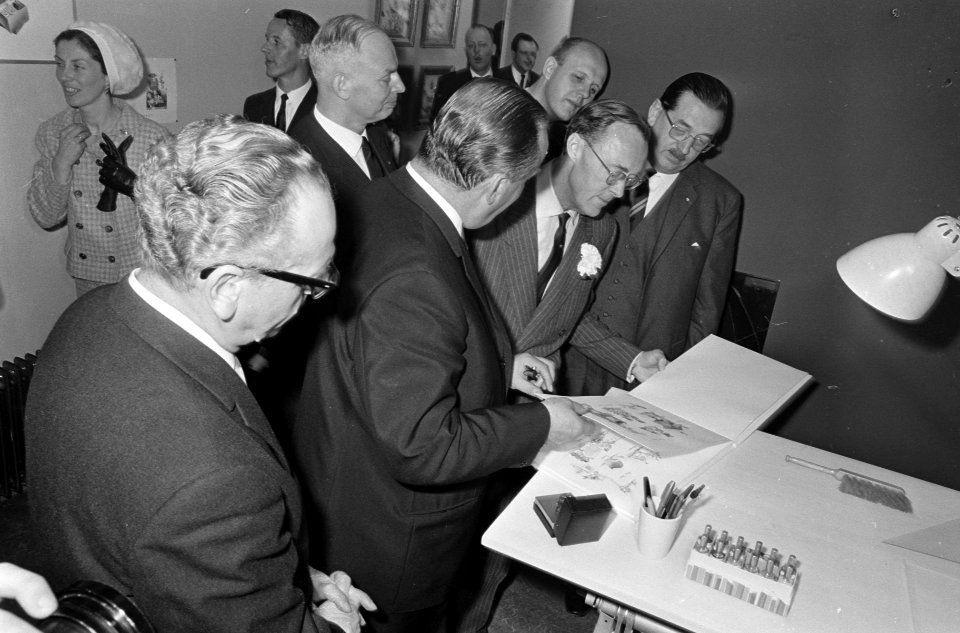 Prins Bernhard opent nieuwe filmstudio's van Joop Geesink, prins Bernhard tijden, Bestanddeelnr 919-0862