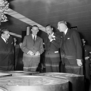 Prins opent voorjaarsbeurs in Utrecht, reportage van de rondgang, Bestanddeelnr 916-1545