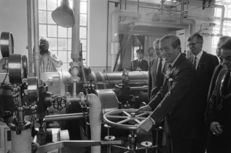 Prins Claus opent gerestaureerd 19e eeuws stoomgemaal als museum in Halfweg, Bestanddeelnr 934-0083