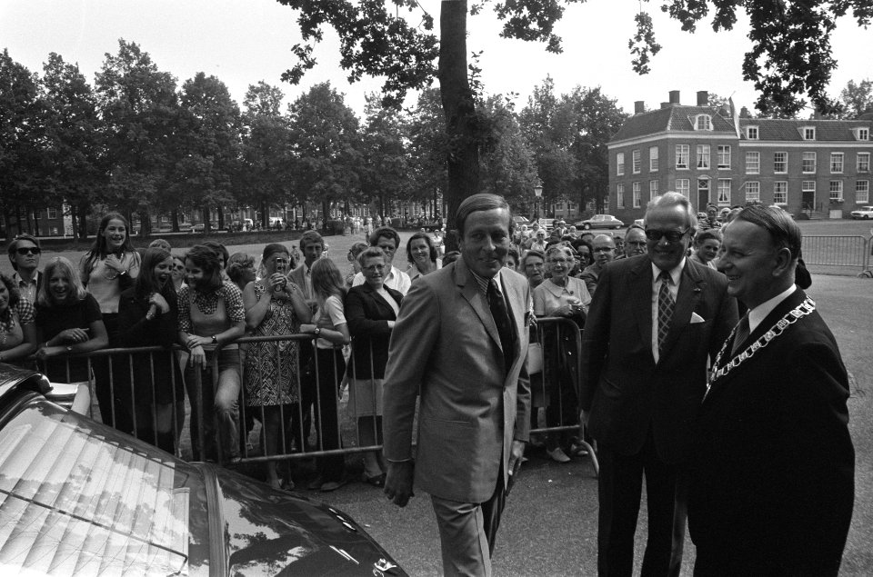 Prins Claus opent gebouw Rijksdienst voor de Monumentenzorg te Zeist, Bestanddeelnr 926-6435