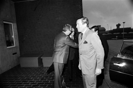 Prins Claus opent gebouw der Geodesie van de TH in Delft, Bestanddeelnr 928-9055