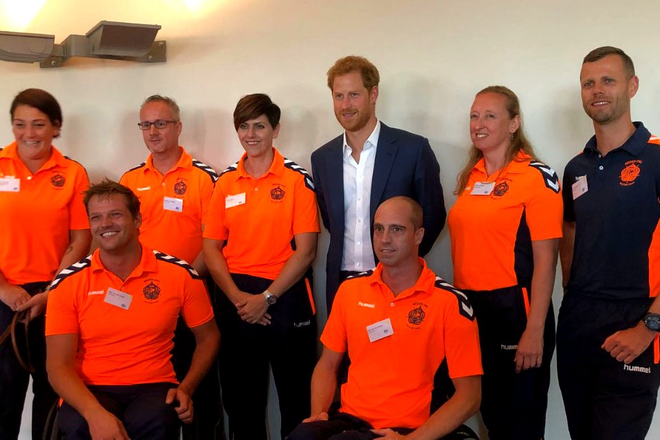 Prins Harry ontmoet Nederlands Invictus-team