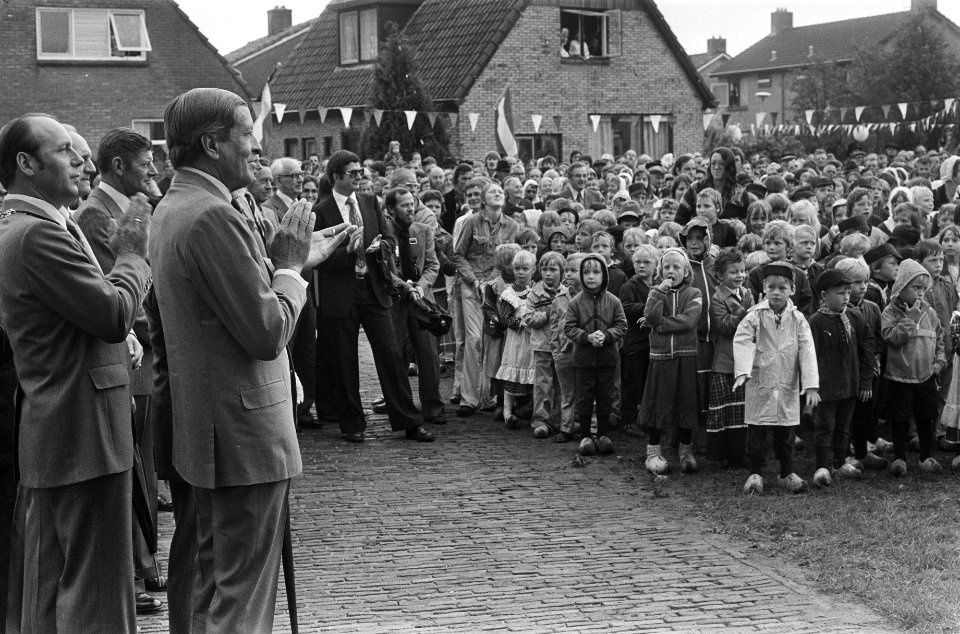 Prins Claus opent herbouwde m, Bestanddeelnr 929-3040