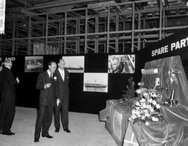 Prins Bernhard te Zwolle, vrachtautofabriek Scania Vabis geopend, de Prins tij, Bestanddeelnr 917-3426