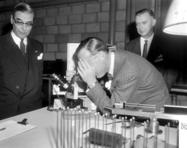 Prins Bernhard bij de opening van de Schick Safety Razor Company te Amsterdam d, Bestanddeelnr 918-5259
