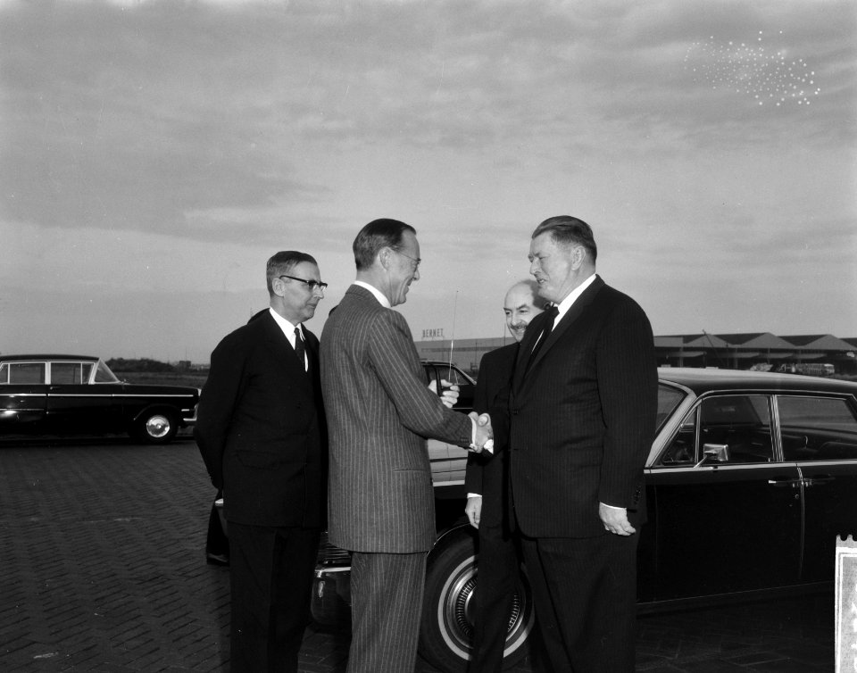 Prins Bernhard bij de opening van de Schick Safety Razor Company te Amsterdam d, Bestanddeelnr 918-5248