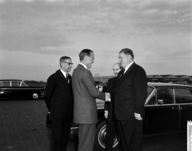 Prins Bernhard bij de opening van de Schick Safety Razor Company te Amsterdam d, Bestanddeelnr 918-5248