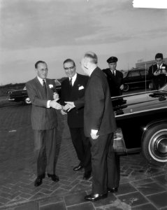 Prins Bernhard bij de opening van de Schick Safety Razor Company te Amsterdam d, Bestanddeelnr 918-5258