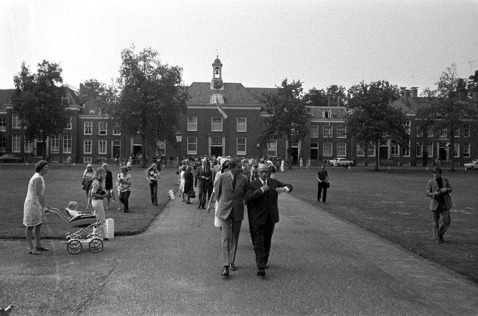 Prins Claus opent gebouw Rijksdienst voor de Monumentenzorg te Zeist, Bestanddeelnr 926-6436
