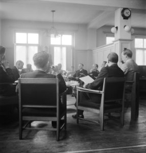 Prins Bernhard bezoekt Demobilisatiecentrum Voorschoten., Bestanddeelnr 934-6844