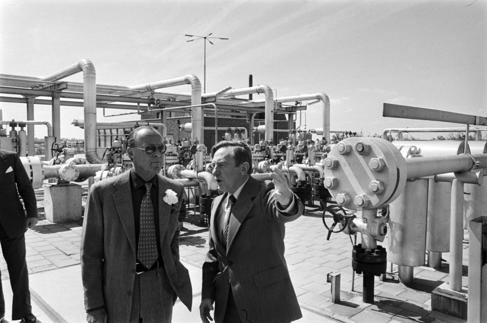 Prins Bernhard bezoekt NAM, groninger gasveld (en booreiland), Prins Bernhard op, Bestanddeelnr 928-5722