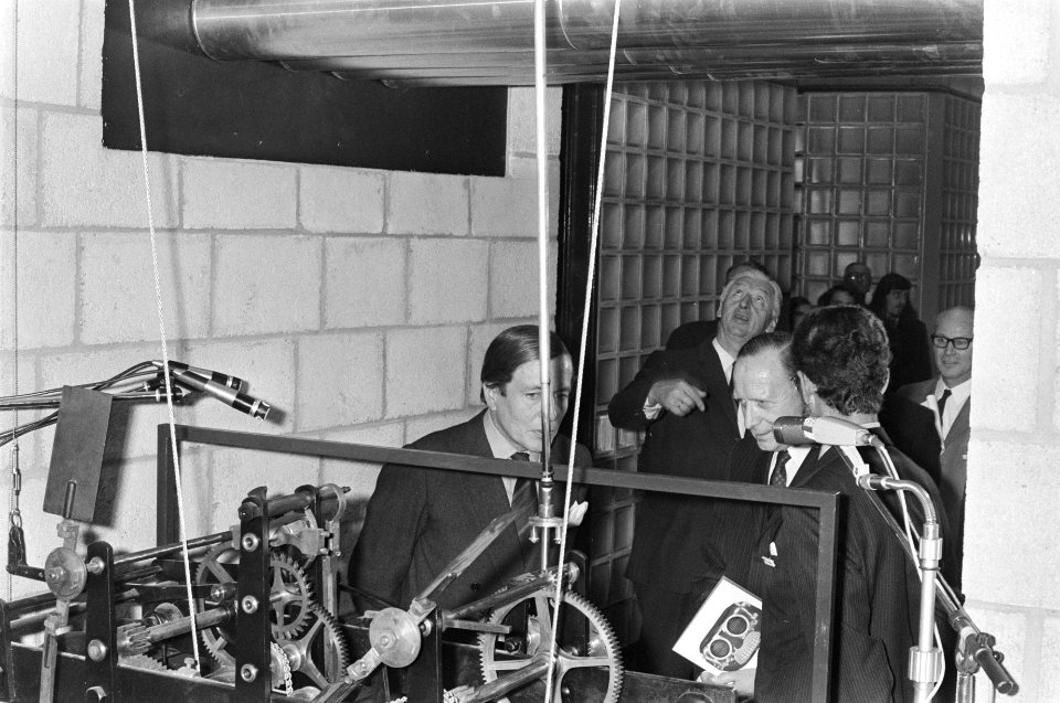 Prins Claus opent nieuw hoofdkantoor Centraal Beheer te Apeldoorn, Bestanddeelnr 925-9921