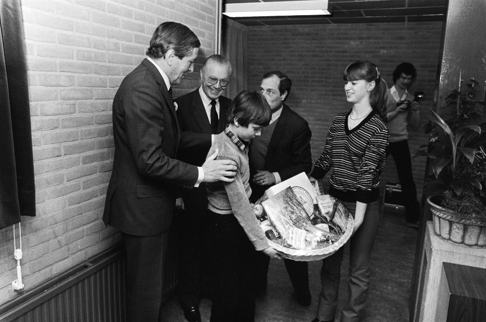 Prins Claus opent vandaag Christelijke Agrarische en Technologische School in Ed, Bestanddeelnr 932-0457