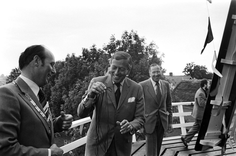 Prins Claus opent herbouwde m, Bestanddeelnr 929-3041