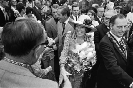 Prinses Beatrix en Prins Claus bezoeken gemeenten in Zuid Holland , Prinses Beat, Bestanddeelnr 928-7591