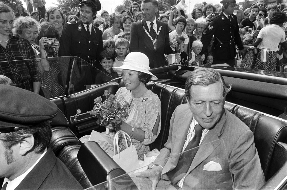 Prinses Beatrix en Prins Claus bezoeken Noord Brabant Bladel bejaardentehuis Ke, Bestanddeelnr 929-8684