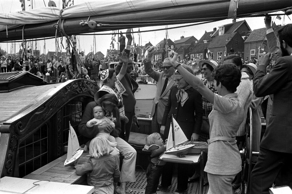 Prinses Beatrix en Prins Claus openen met de drie kinderen nieuwe jachthaven van, Bestanddeelnr 923-5411