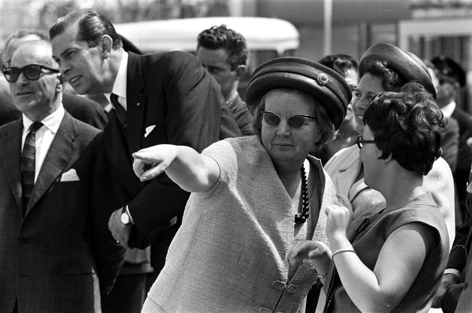 Prinses Beatrix en prins Claus naar de West, koningin Juliana en prinses Christi, Bestanddeelnr 919-3140