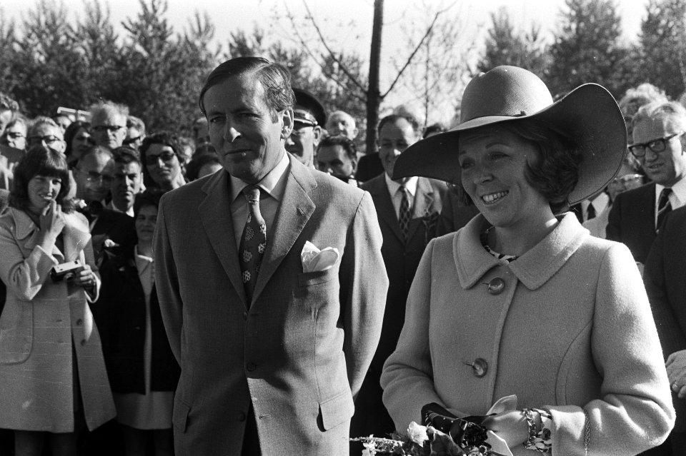 Prinses Beatrix en prins Claus tijdens de rondleiding, Bestanddeelnr 924-5746