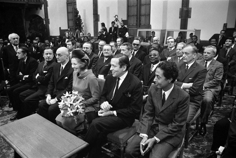 Prinses Beatrix en Prins Claus wonen opening parlementaire conferentie van assoc, Bestanddeelnr 925-3043