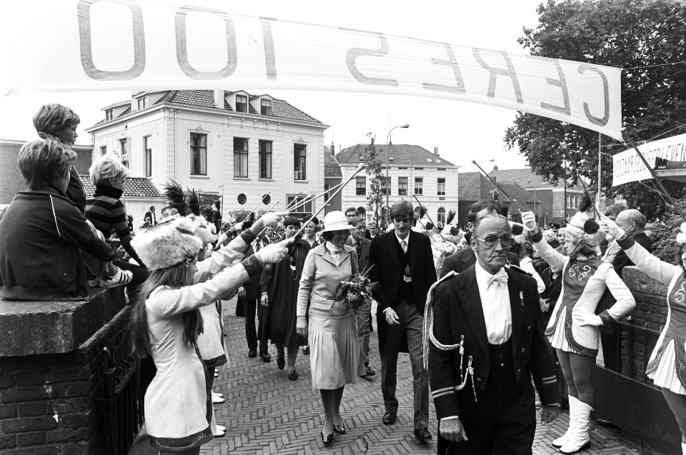 Prinses Beatrix en Prins Claus wonen openingsvergadering bij van het 20e lustrum, Bestanddeelnr 929-9032