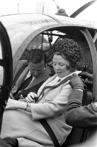 Prinses Beatrix en prins Claus brachten bezoek aan de Lauwerszeewerken. Prins Cl, Bestanddeelnr 921-4125