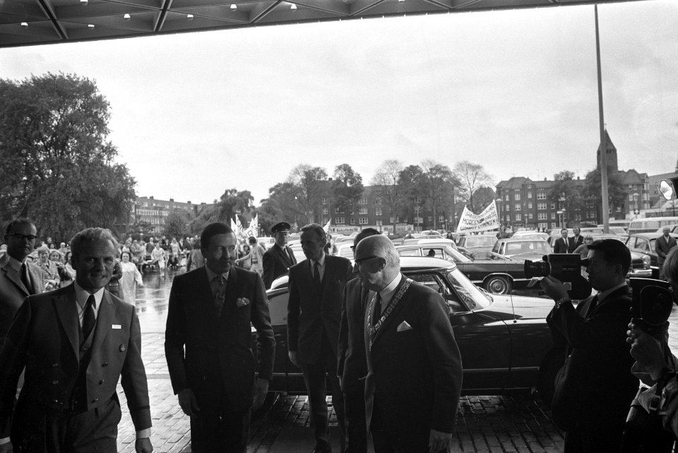 Prins Claus opent Okurahotel Amsterdam, Bestanddeelnr 924-9694