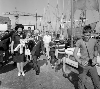 Prinses Beatrix en Prins Claus bezoeken provincie Noord-Holland (tweede dag), be, Bestanddeelnr 926-6307