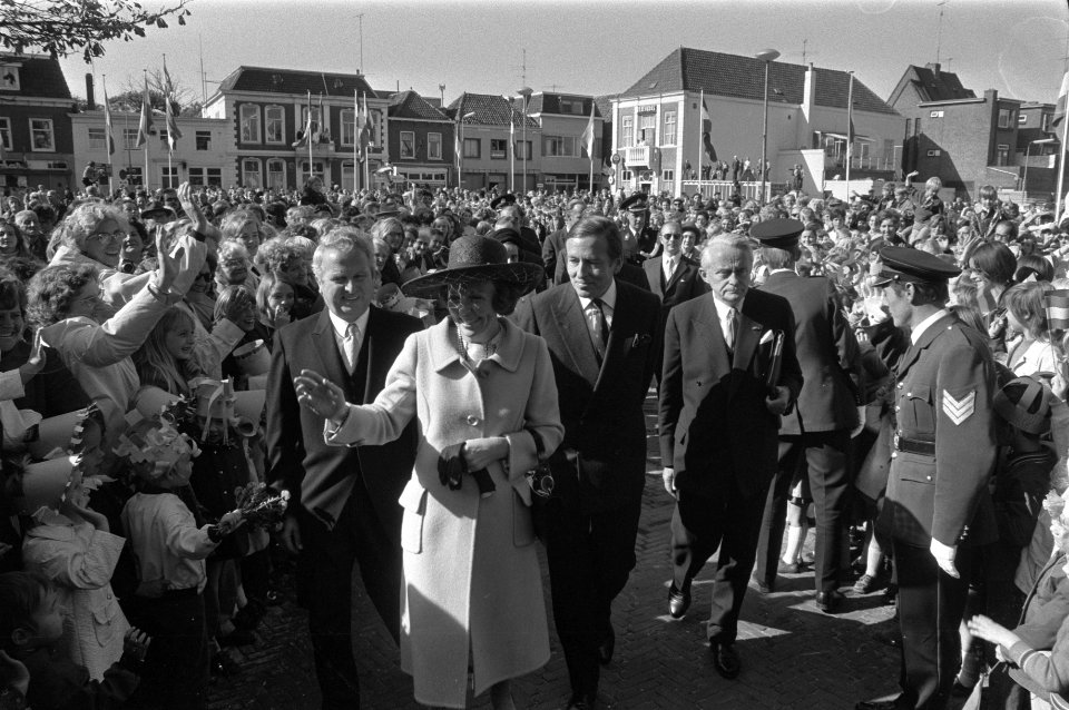 Prinses Beatrix en Prins Claus brengen werkbezoek aan Zuid Holland, Bestanddeelnr 925-0083