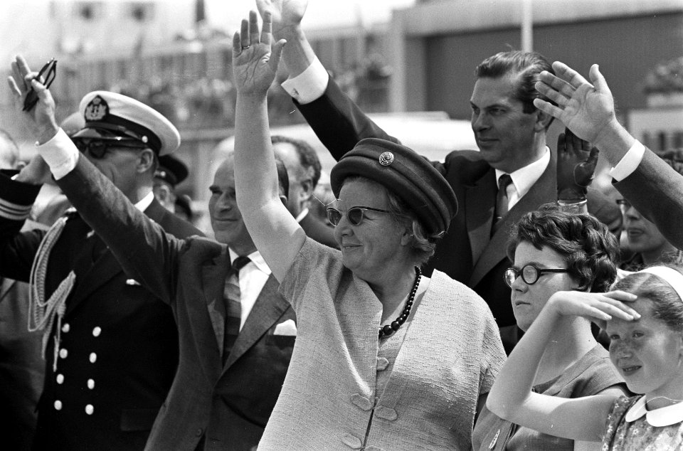 Prinses Beatrix en prins Claus naar de West, koningin Juliana en prinses Christi, Bestanddeelnr 919-3141