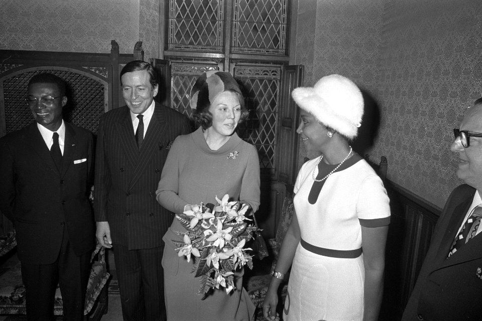 Prinses Beatrix en Prins Claus wonen opening parlementaire conferentie van assoc, Bestanddeelnr 925-3045