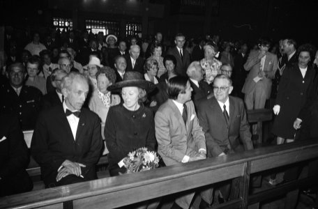 Prinses Beatrix en prins Claus tijdens de herdenkingszitting, Bestanddeelnr 924-5316
