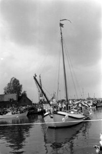 Prinses Beatrix en Prins Claus openen met de drie kinderen nieuwe jachthaven van, Bestanddeelnr 923-5413
