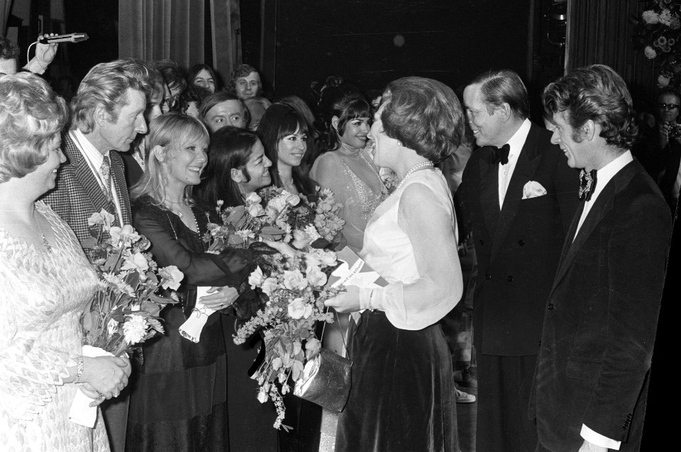 Prinses Beatrix en prins Claus wonen Uniceffeest bij in Congresgebouw Den Haag, Bestanddeelnr 925-1281