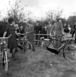 Prinses Beatrix en Prins Claus , tweede dag werkbezoek Drenthe, Prinses Beatrix , Bestanddeelnr 926-6967