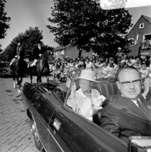 Prinses Beatrix en Prins Claus bezoeken provincie Noord-Holland (derde dag), bez, Bestanddeelnr 926-6326