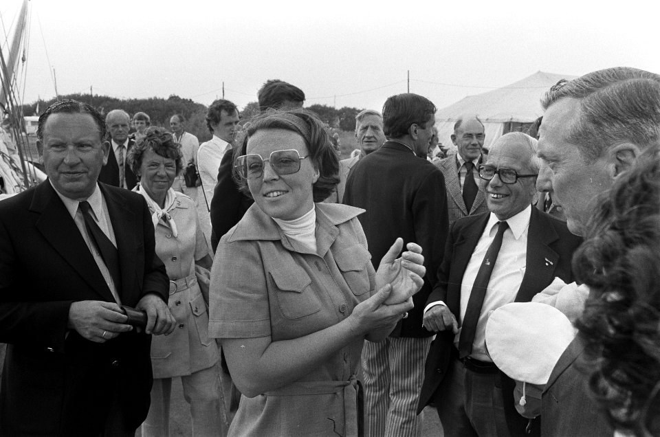 Prinses Beatrix onder het publiek, Bestanddeelnr 928-0463