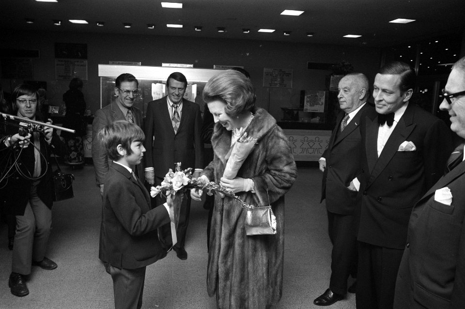 Prinses Beatrix en Prins Claus wonen Uniceffeest bij in Congresgebouw Den Haag, Bestanddeelnr 925-1282