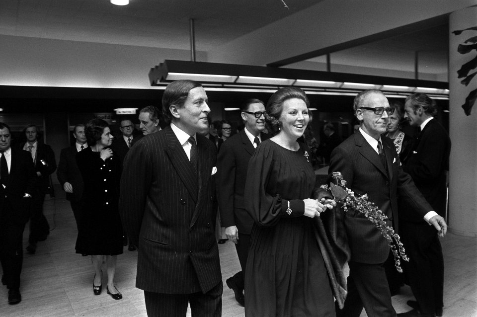 Prinses Beatrix en prins Claus wonen Artiesten helpen Unicef bij in Nederlands C, Bestanddeelnr 926-1029
