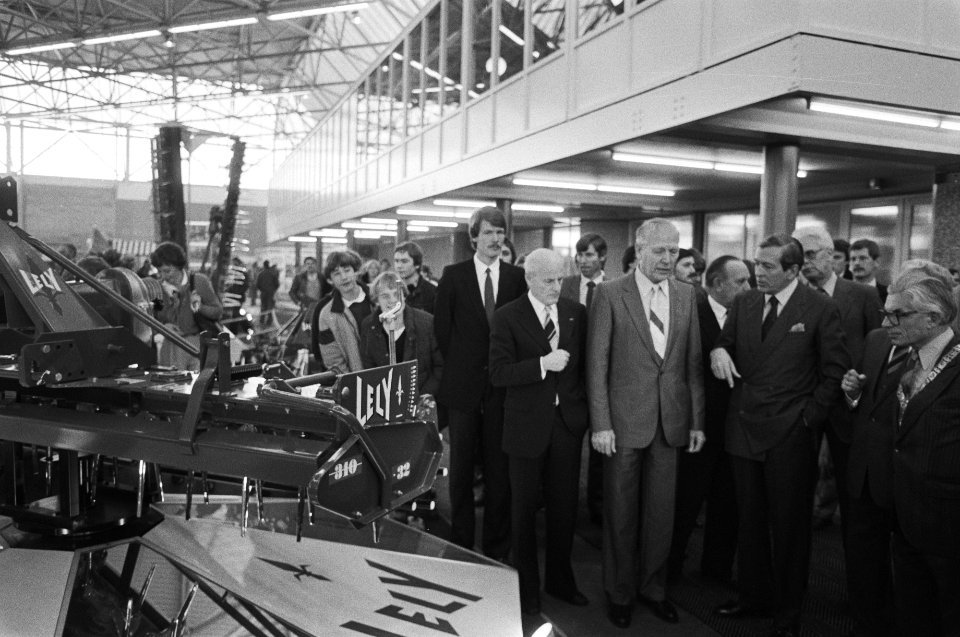 Prins Claus heeft nieuwbouw RAI in gebruik gesteld en de opening van Landbouw RA, Bestanddeelnr 931-9178
