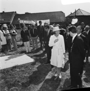 Prinses Beatrix en Prins Claus bezoeken provincie Noord-Holland (derde dag), Bea, Bestanddeelnr 926-6318