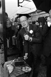 Prins Bernhard opent Zoetermeerlijn, Bestanddeelnr 929-1861