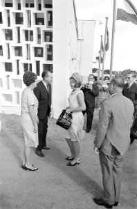 Prinses Beatrix en prins Claus op Nederlandse Antillen, Bestanddeelnr 919-3893
