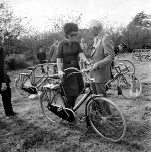 Prinses Beatrix en Prins Claus , tweede dag werkbezoek Drenthe, Prinses Beatrix , Bestanddeelnr 926-6968