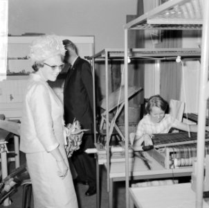 Prinses Beatrix opende boerderij op terrein Johanna Stichting te Arnhem, Bestanddeelnr 916-4642