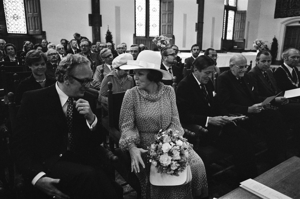 Prinses Beatrix en Prins Claus bij 175-jarig bestaan wet op L.O. in Ridderzaal, , Bestanddeelnr 928-6450