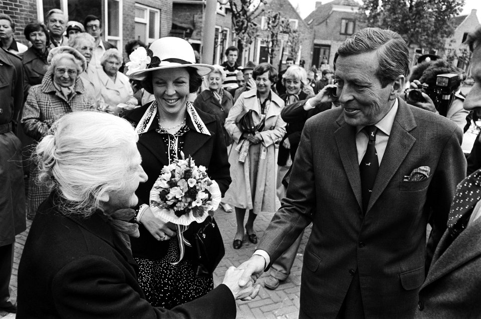 Prinses Beatrix en Prins Claus bezoeken Schouwen Duiveland aankomst (in gespre, Bestanddeelnr 929-7116