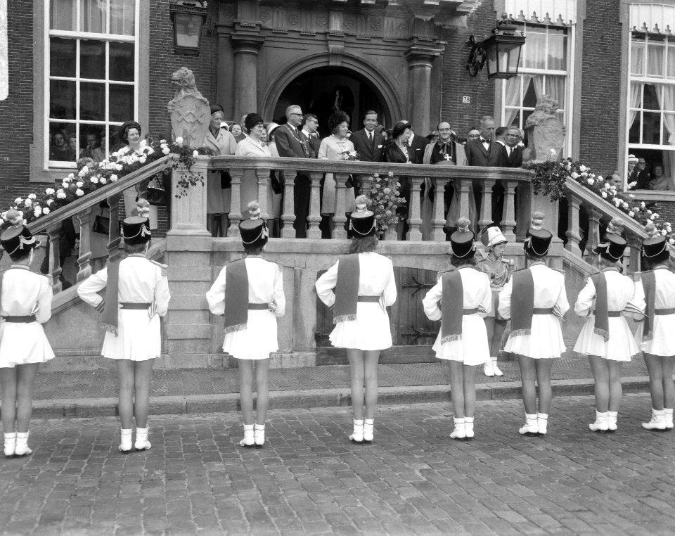 Prinses Beatrix en prins Claus brachten bezoek aan Bre da prinses Beatrix en Cla, Bestanddeelnr 919-1796