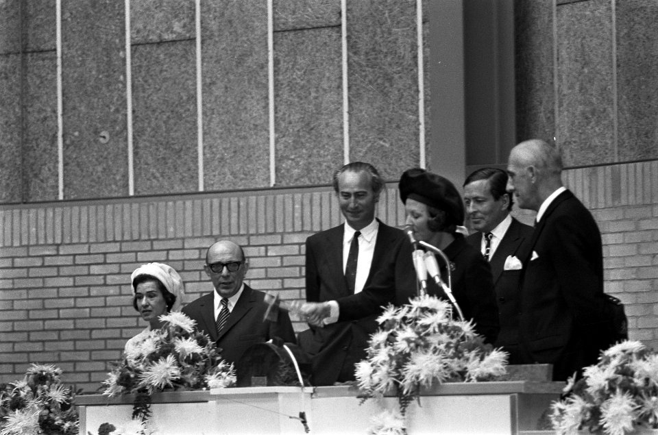 Prinses Beatrix en prins Claus bij de doop van geleide-wapen fregat Tromp te V, Bestanddeelnr 926-4535